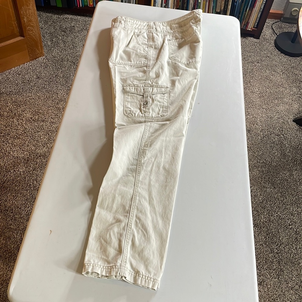 Women’s Levi’s Cargo Pants